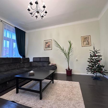 Classy Green Old Town Apartment Клайпеда Экстерьер фото
